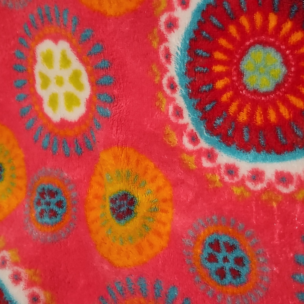 50x65 Plush Throw In Abstract Pinks, Blues. Great For Little Girls
